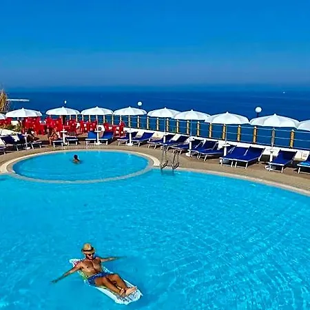 Hotel Il Poggio Di Tropea 2*